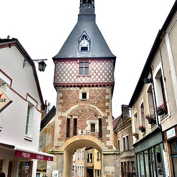 Tour de lHorloge de Saint-Fargeau