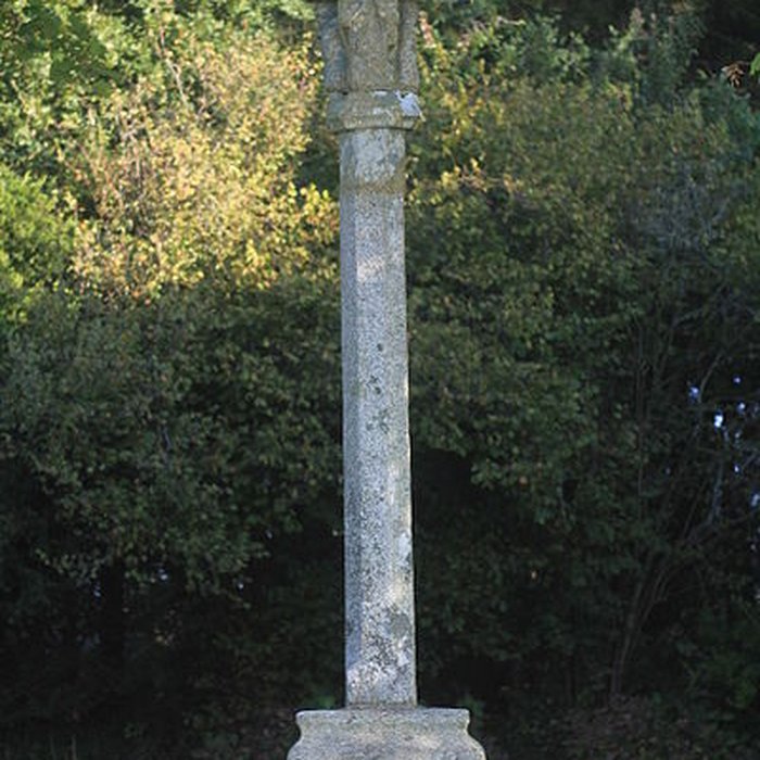 Photo de Croix de Saint-Jean-du-Poteau à Plumelin