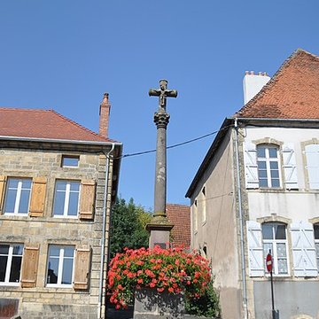 Croix de village à Faverney