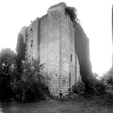 Tour de lIsleau de Saint-Sulpice-dArnoult