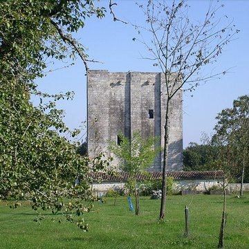 Tour de lIsleau de Saint-Sulpice-dArnoult
