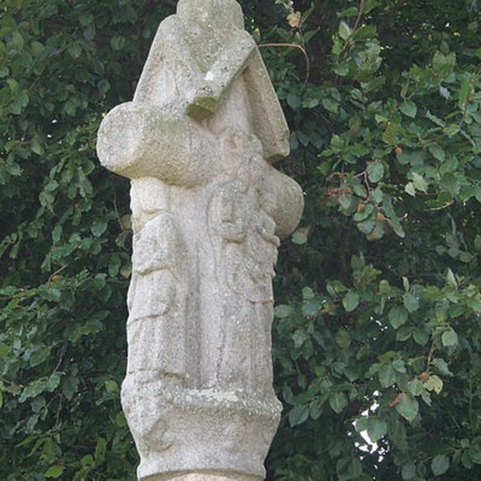 Photo de Croix des prêtres de Lanouée