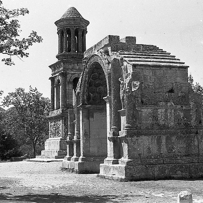 Photo de Arc de triomphe de Glanum à Saint-Rémy-de-Provence