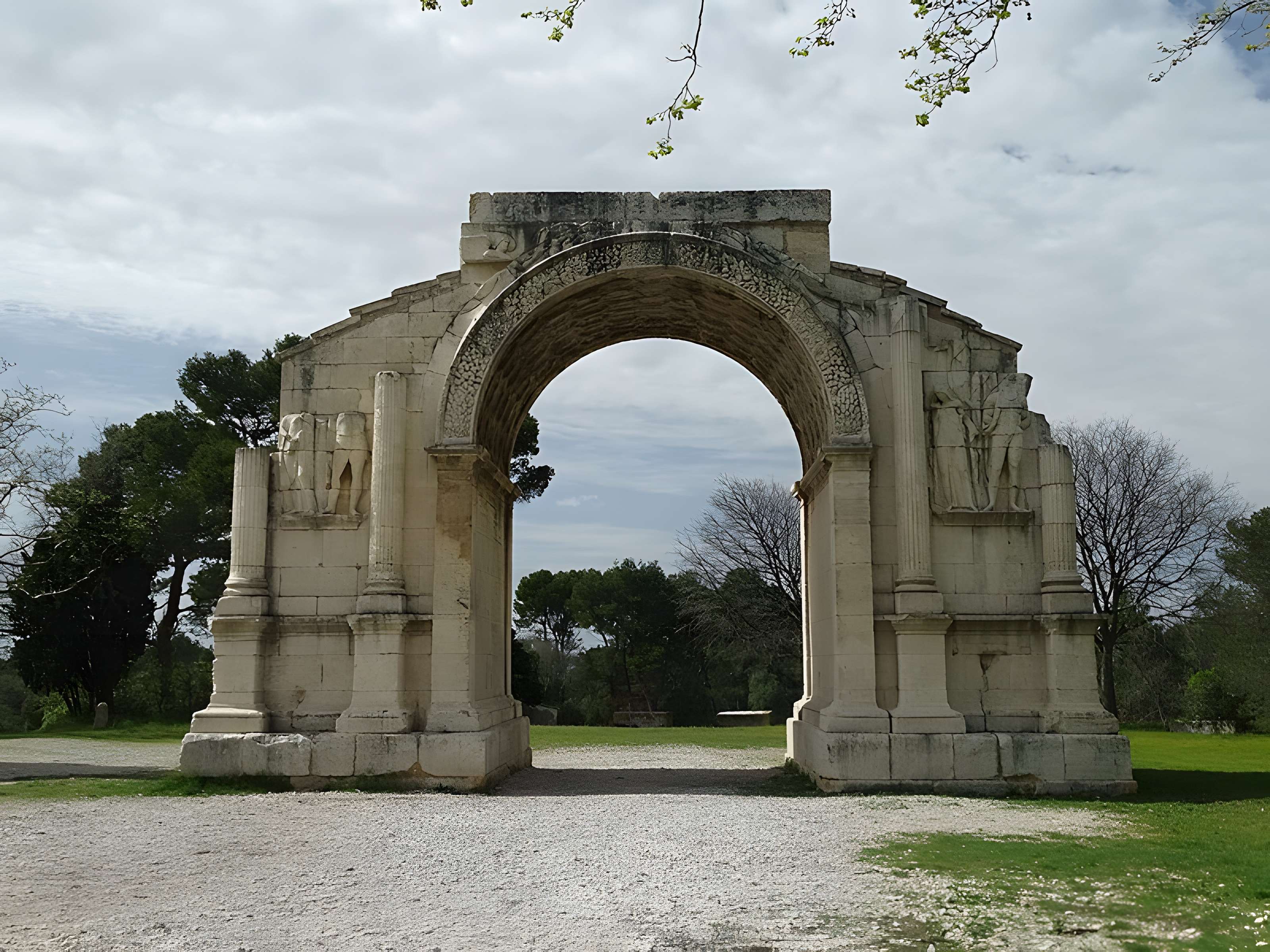 Arc de triomphe de Glanum à Saint-Rémy-de-Provence