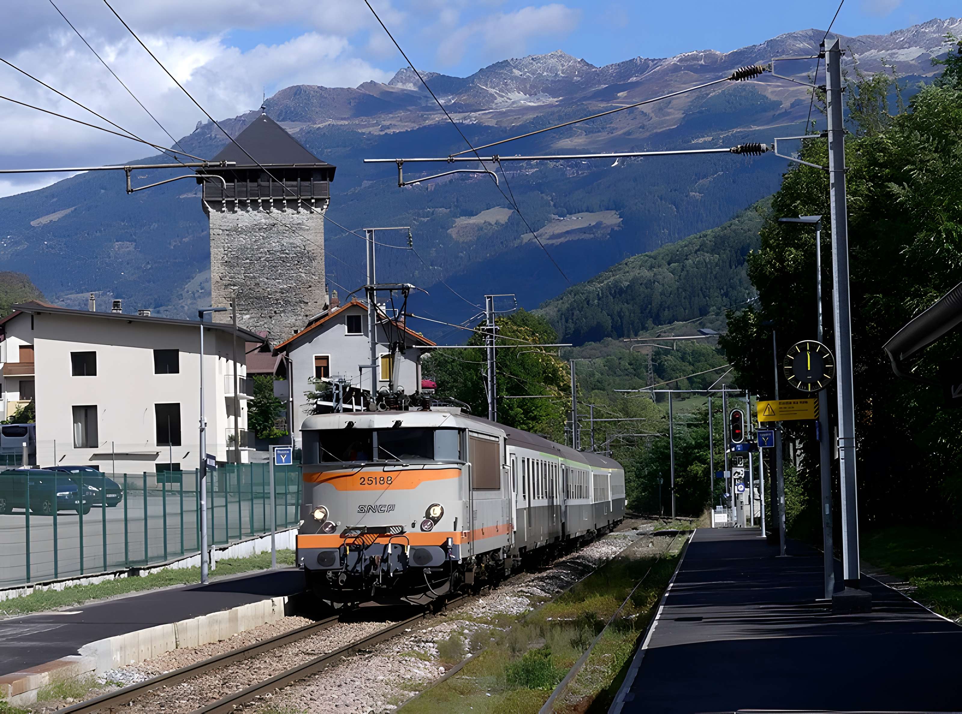 Tour de Montmayeur d'Aime