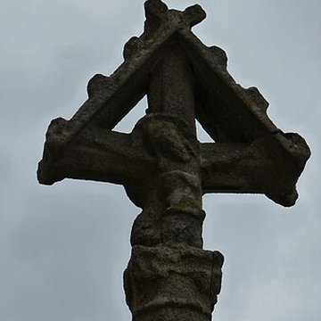 Croix du cimetière de Bréal-sous-Montfort
