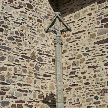 Croix du cimetière de Bréal-sous-Montfort