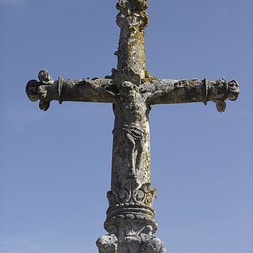 Croix du cimetière de Douville-en-Auge