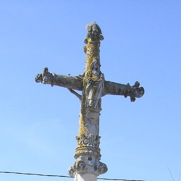 Croix du cimetière de Douville-en-Auge