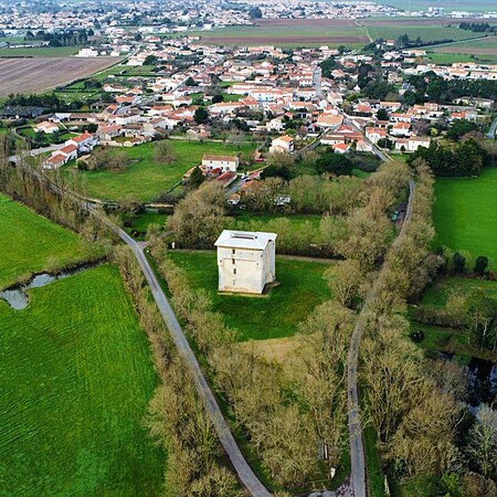 Photo de Tour de Moricq dAngles