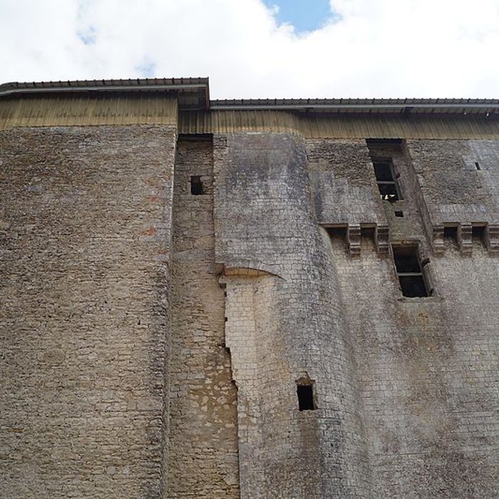 Photo de Tour de Moricq dAngles