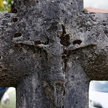 Croix du cimetière de Genevrey