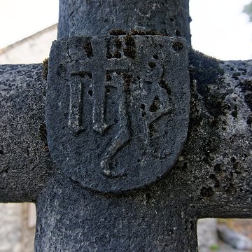 Croix du cimetière de Genevrey