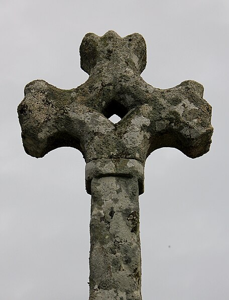 Croix du cimetière de Grand-Champ