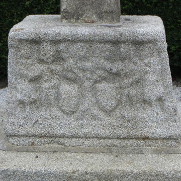 Croix du cimetière de Luitré