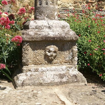 Croix du cimetière de Nouvoitou
