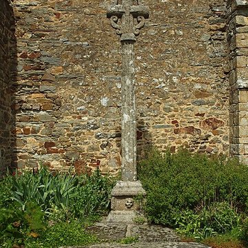 Croix du cimetière de Nouvoitou