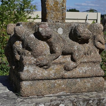 Croix du cimetière de Noyal-Châtillon-sur-Seiche