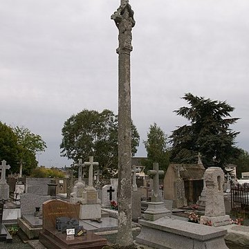 croix du cimetiere de plancoet