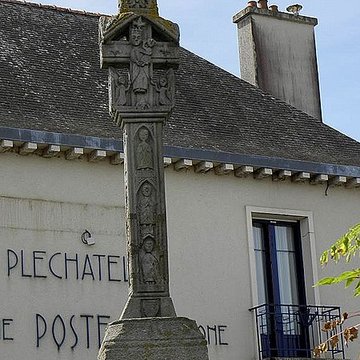 Croix du cimetière de Pléchâtel