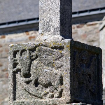 Croix du cimetière de Plestan