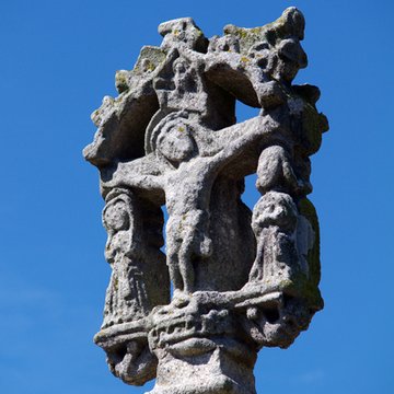 Croix du cimetière de Plestan