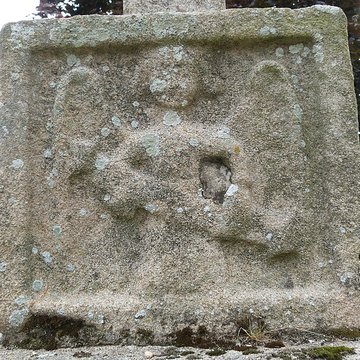Croix du cimetière de Plestan