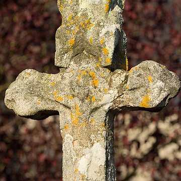Croix du cimetière de Saint-Erblon