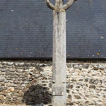 Croix du cimetière de Tressaint