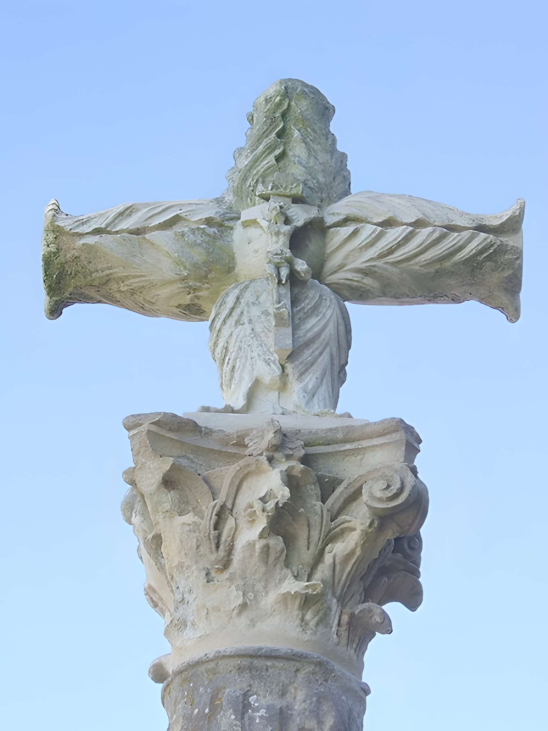 Croix du cimetière de Verson