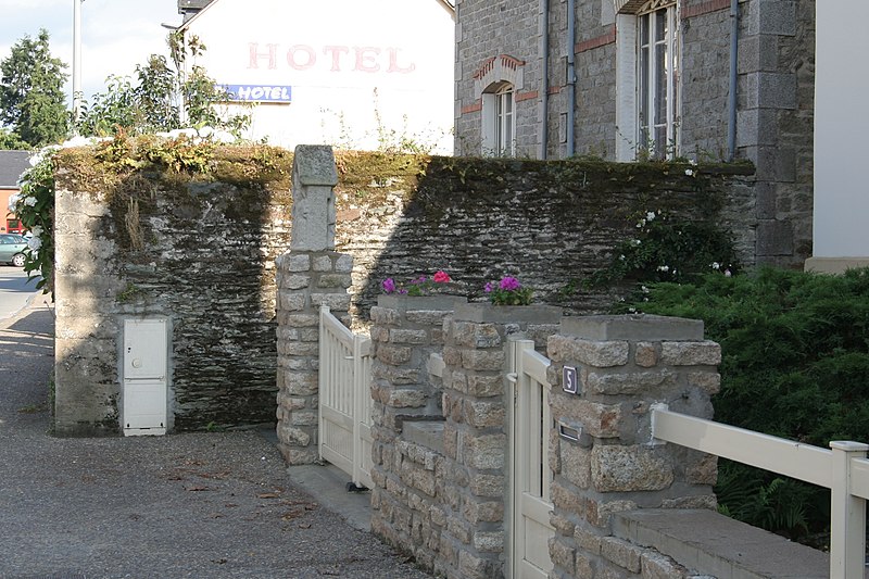 Croix du faubourg Saint-Michel de Malestroit