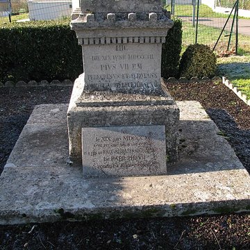 Croix du Pape de Tronsanges