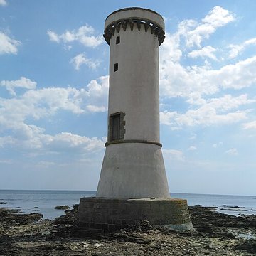 Tour des Anglais anciennement tour de Penerf