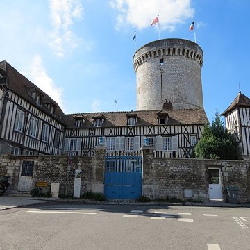 Tour des archives de Vernon