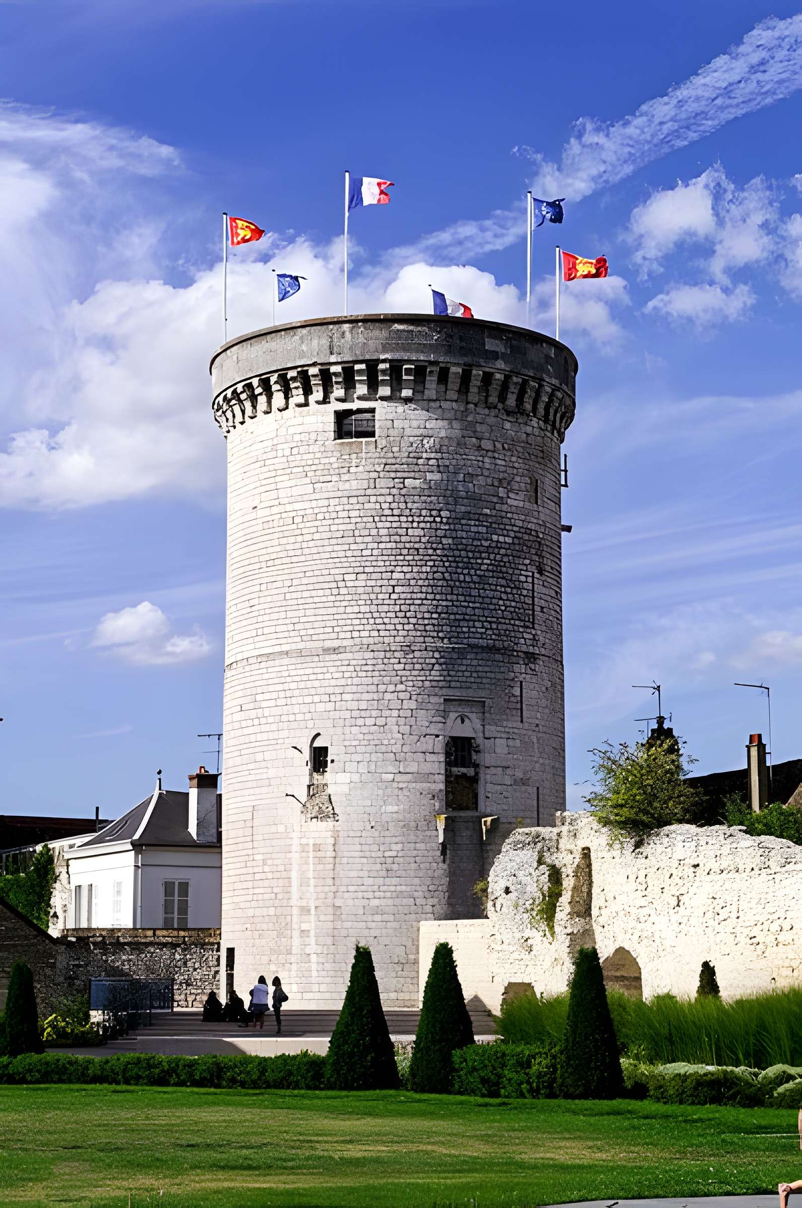 Tour des archives de Vernon