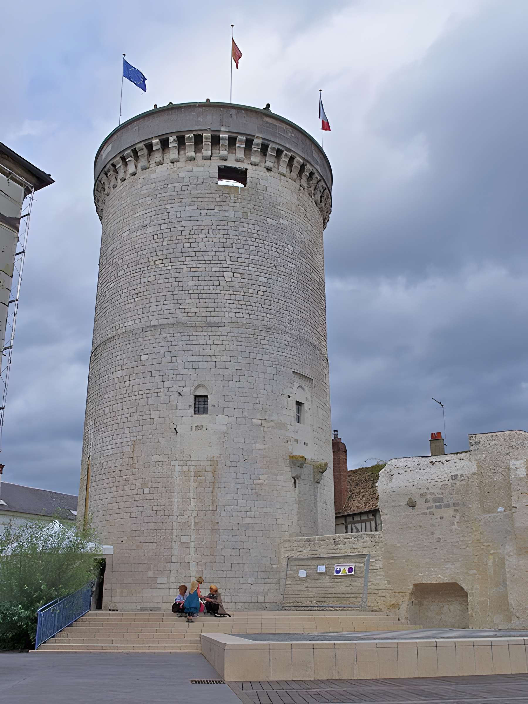 Tour des archives de Vernon
