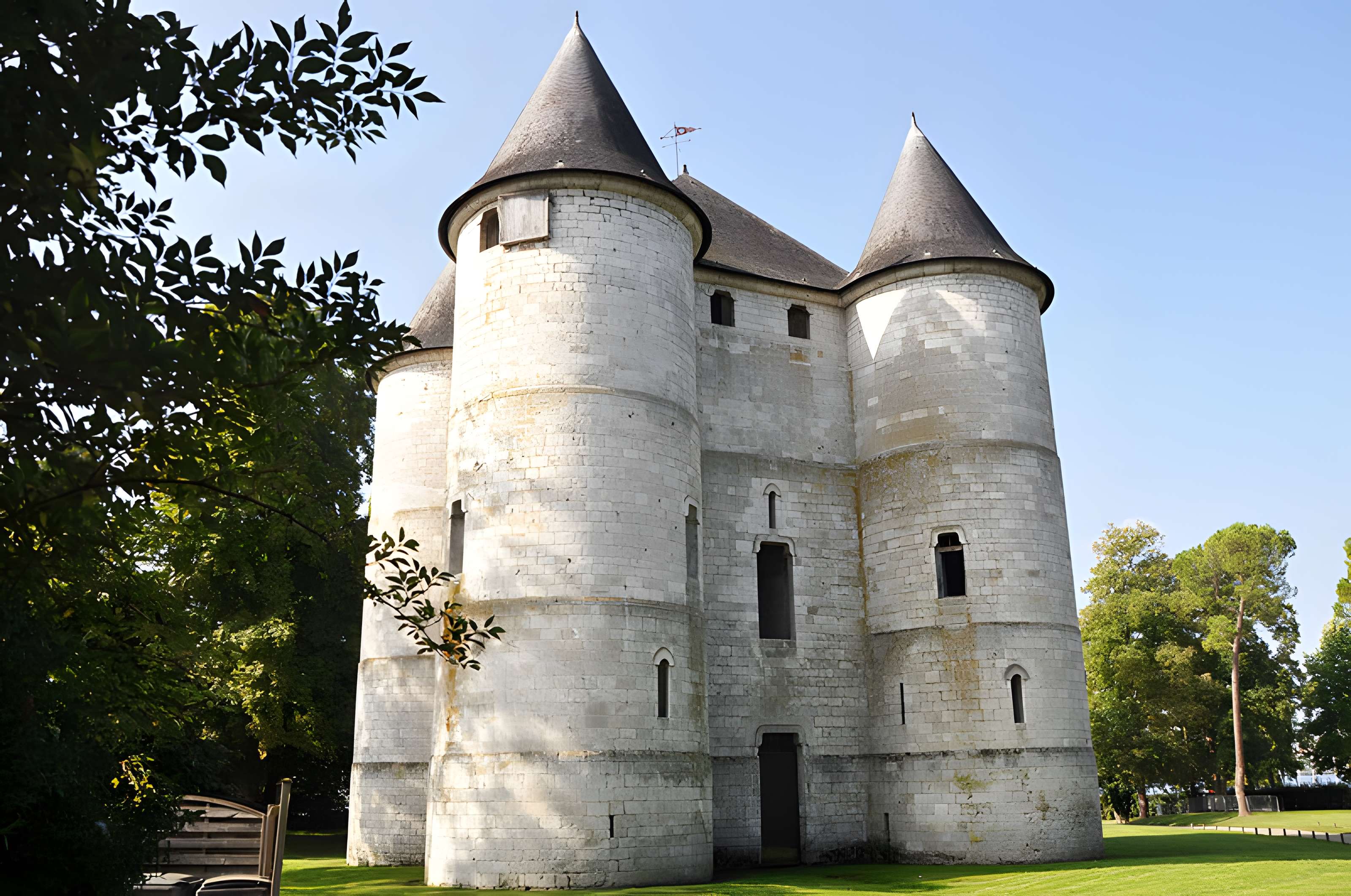 Tour des archives de Vernon