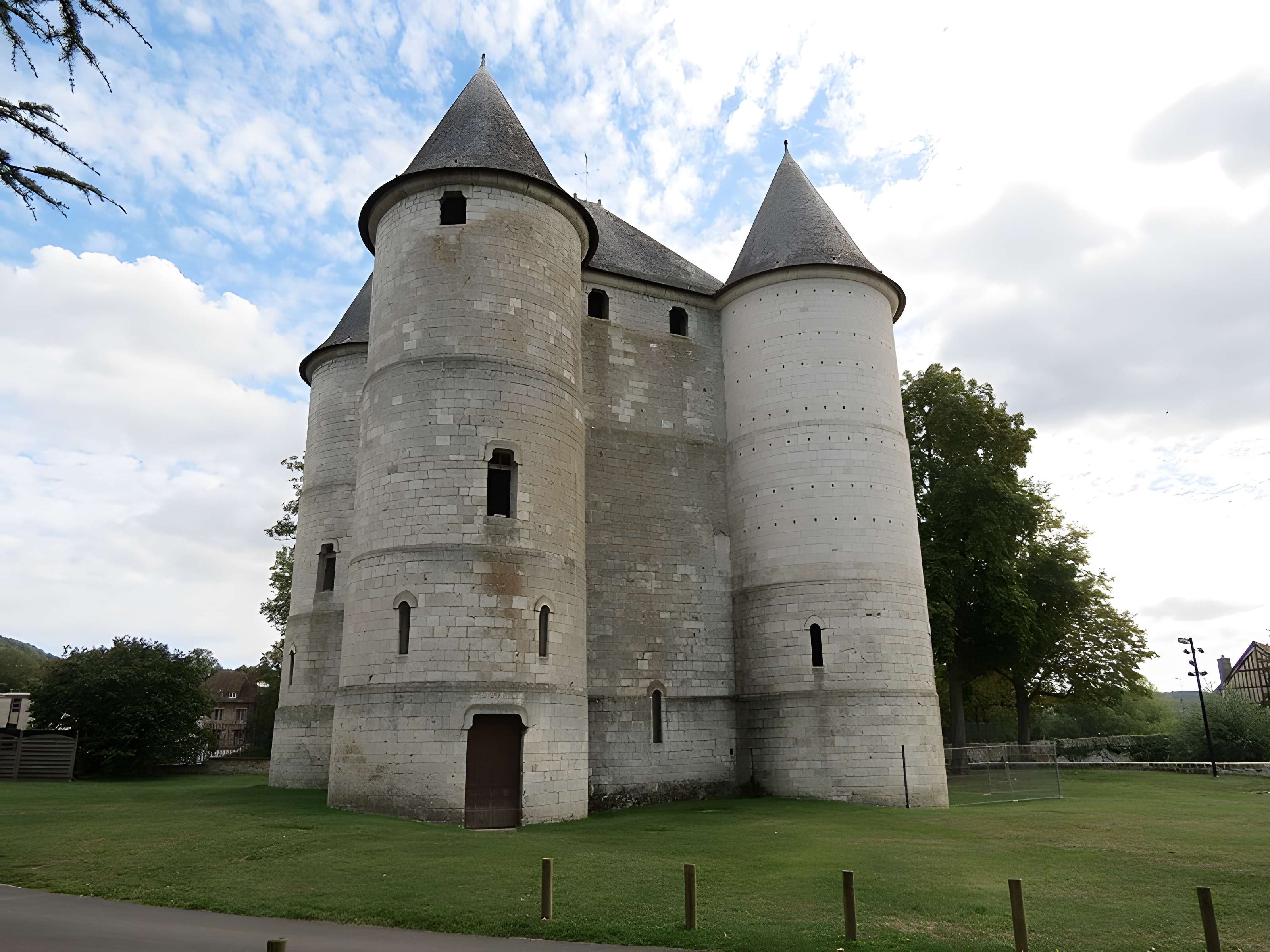 Tour des archives de Vernon
