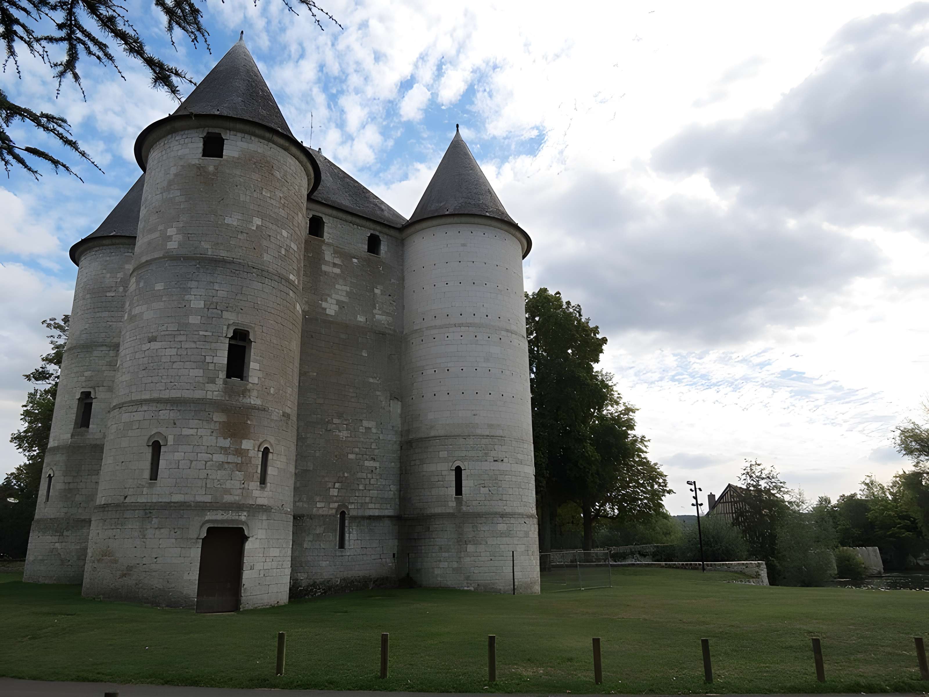 Tour des archives de Vernon