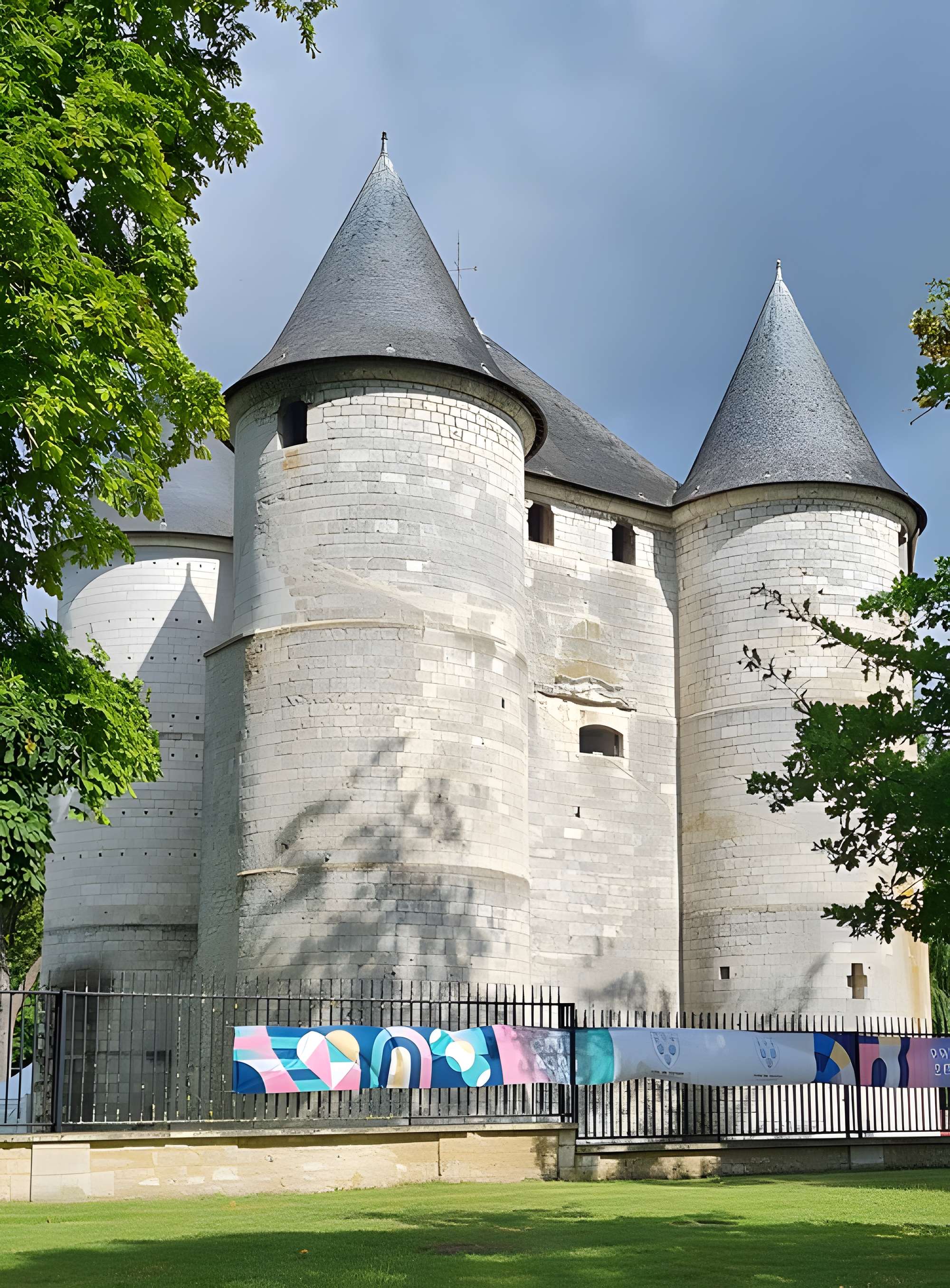 Tour des archives de Vernon