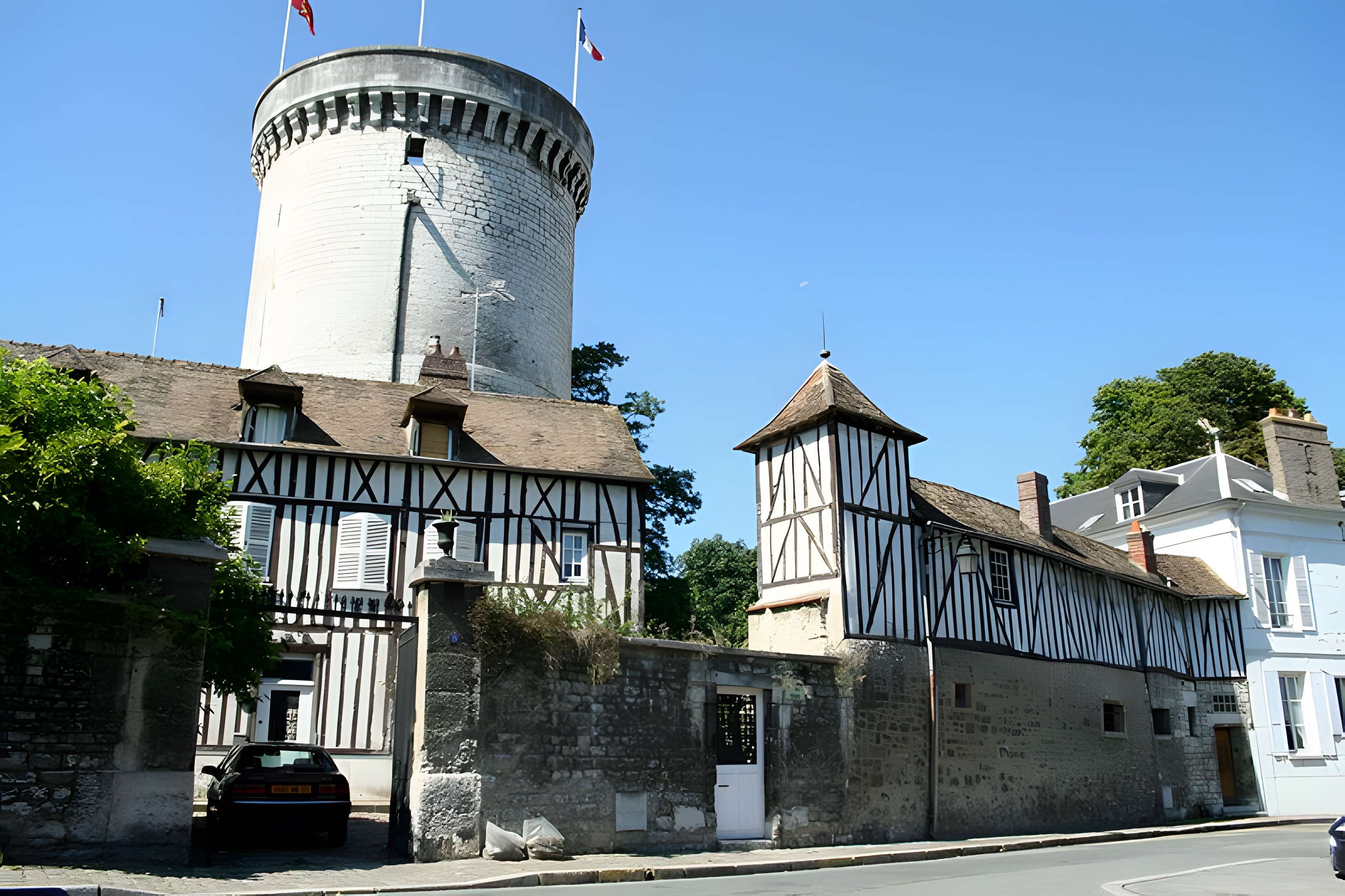 Tour des archives de Vernon