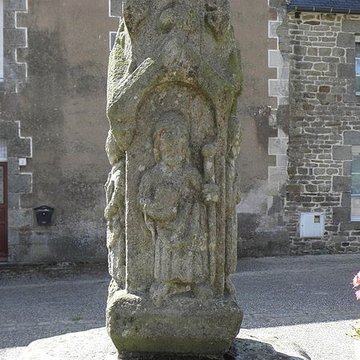 Croix du xviiie siècle de Plémet