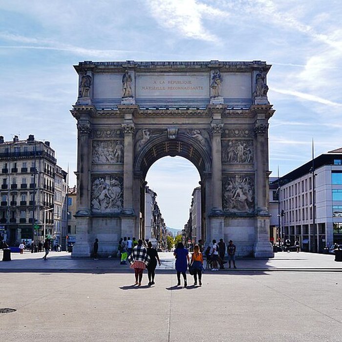 Photo de Porte dAix : larc de triomphe