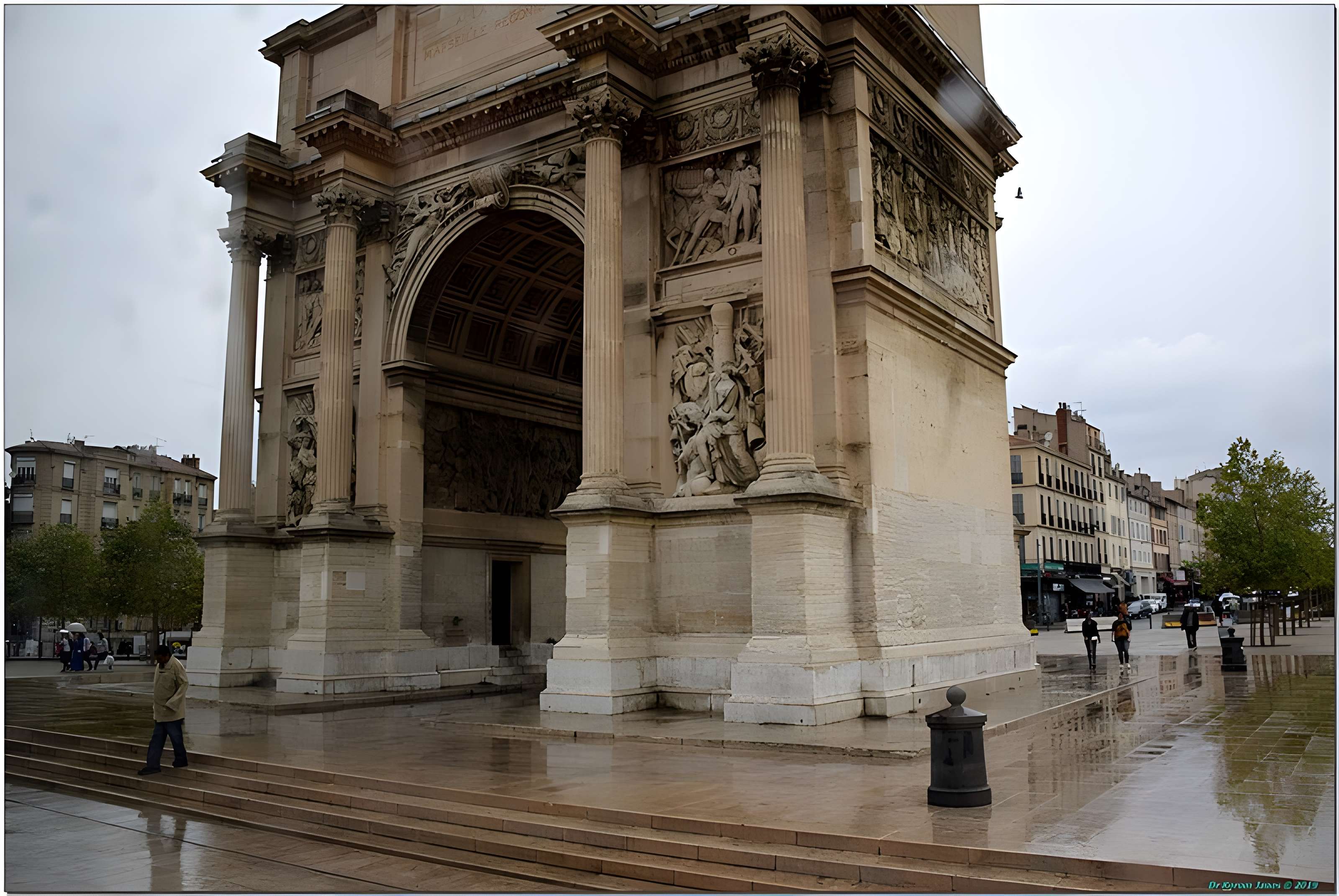 Porte d'Aix : l'arc de triomphe