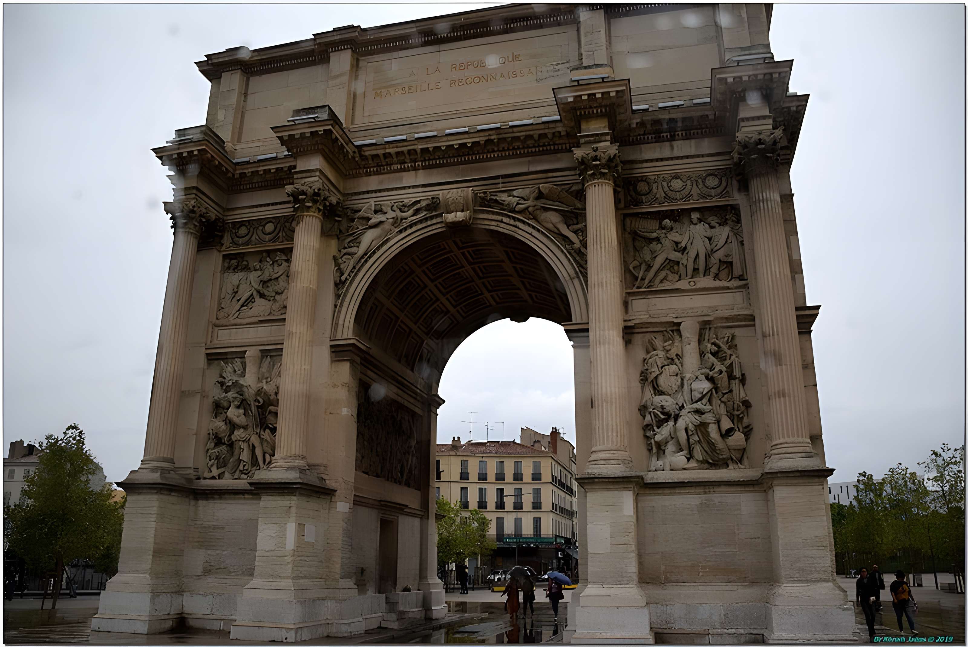 Porte d'Aix : l'arc de triomphe