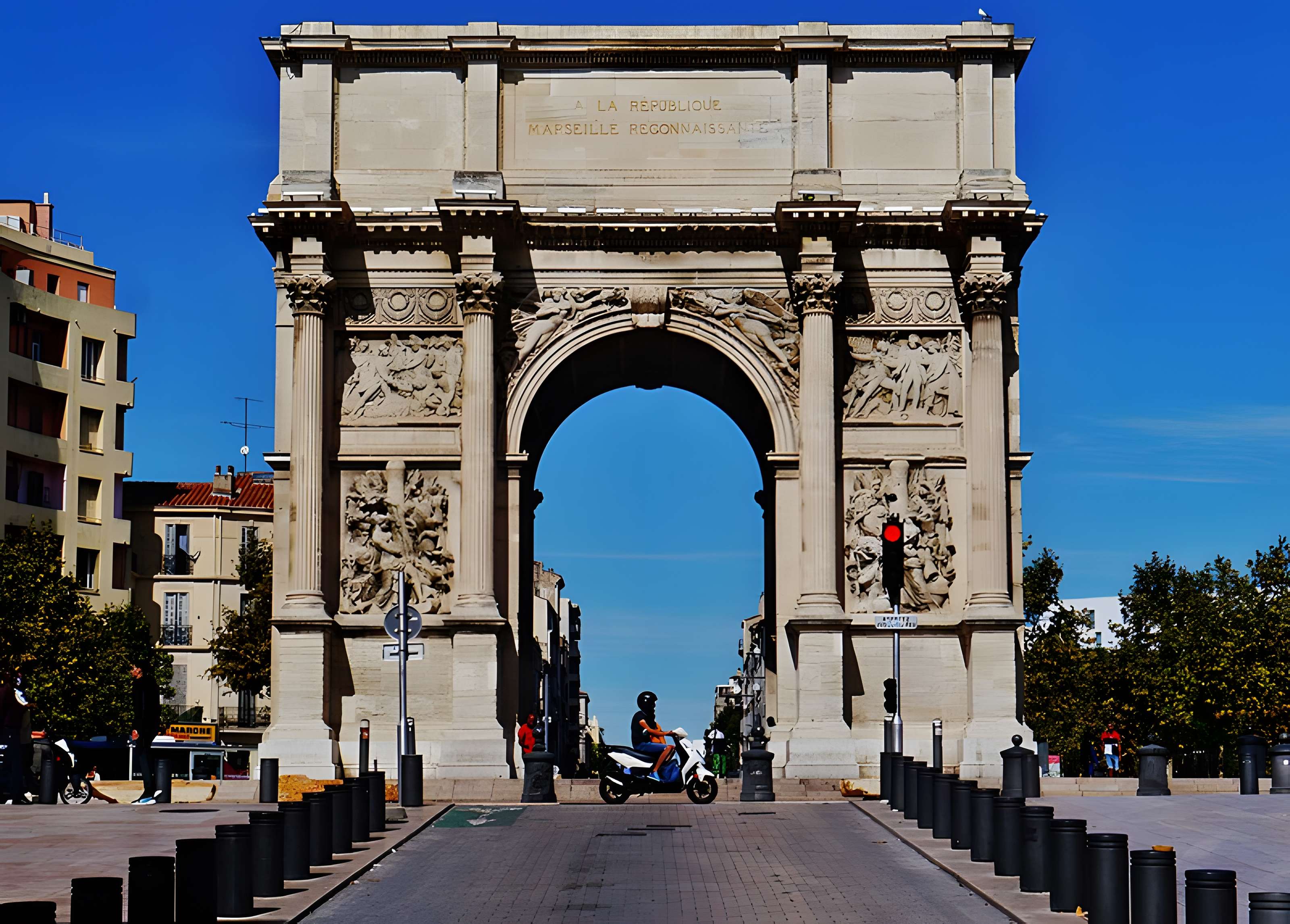 Porte d'Aix : l'arc de triomphe