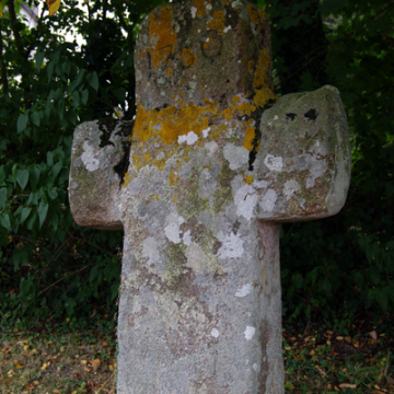 croix monolithe de pluduno