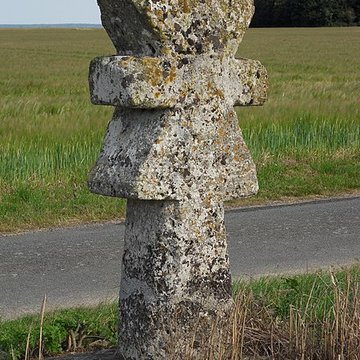 Croix pattée de Guiry-en-Vexin