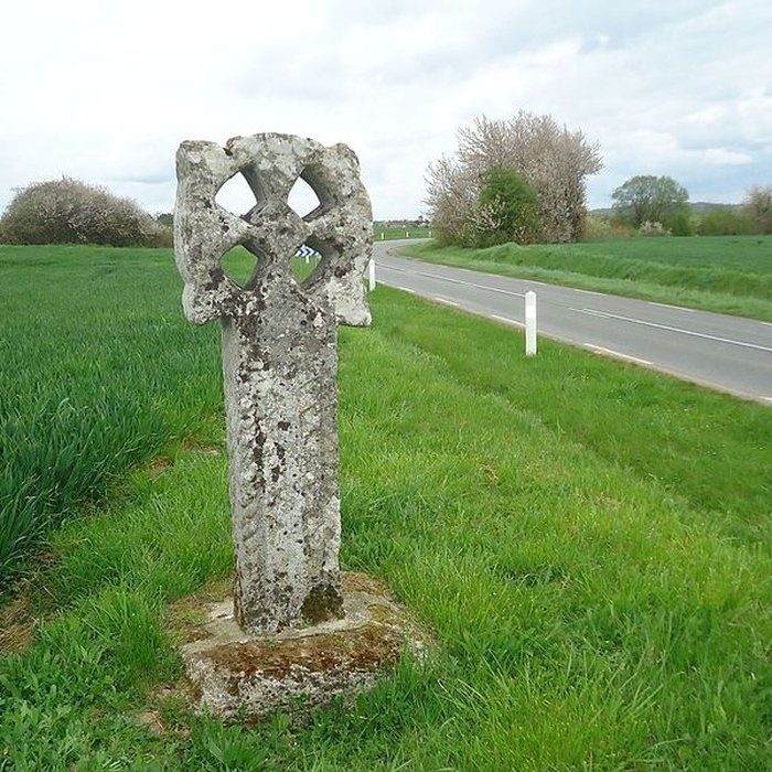 Photo de Croix percée de Neaufles-Saint-Martin