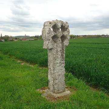 Croix percée de Neaufles-Saint-Martin